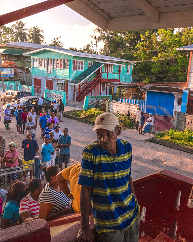 ouvrier du pétrole au Guyana